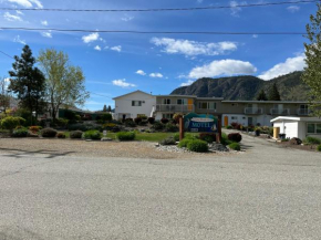 Отель Holiday Beach Resort Motel  Okanagan Falls